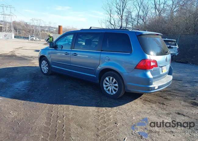 2C4RVABG9CR136274: 44142868