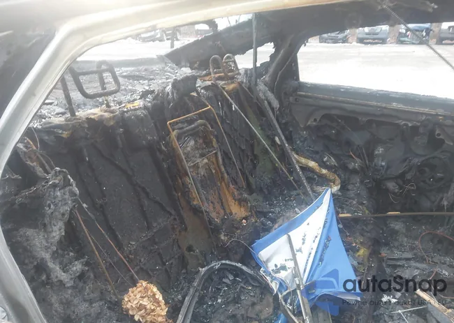 5NPE34AF5JH725296: 44142928