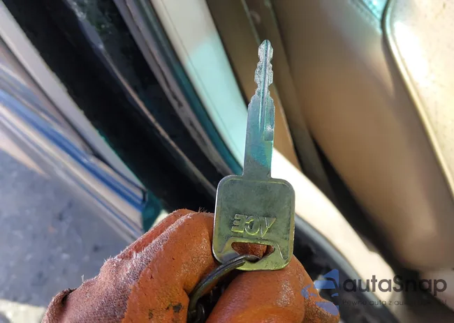 1FMZU32P5WZC00301: 44142952