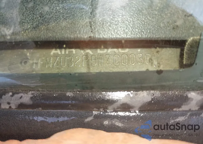 1FMZU32P5WZC00301: 44142952