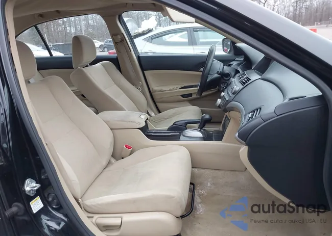 1HGCP2F41BA111024: 44142424