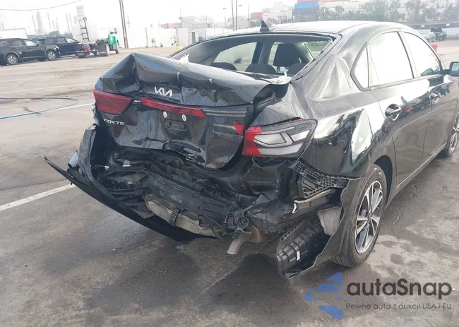 3KPF24AD1PE518469: 44142439