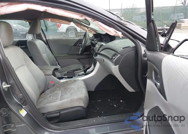 1HGCR2F30EA015049: 44143488