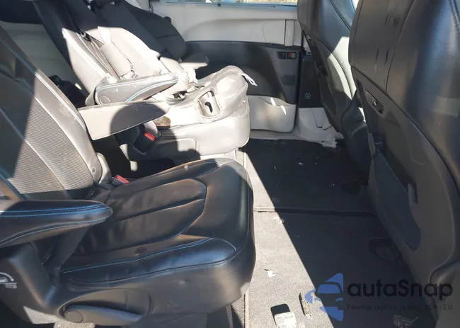 2C4RC1BG2MR589059: 44143563