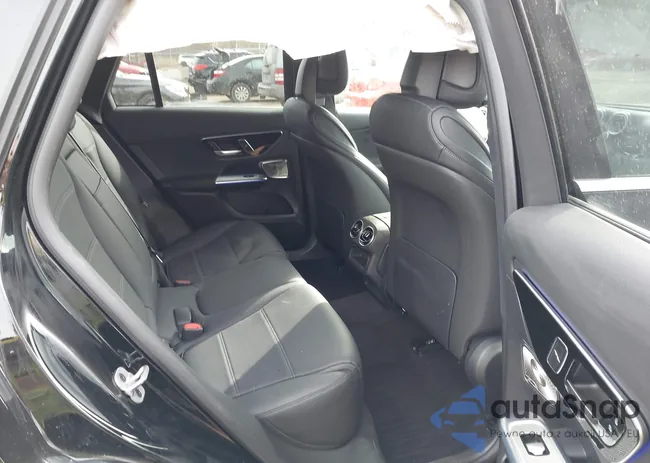 W1NKM4HB7SU077401: 44143709