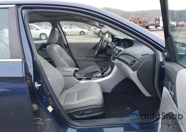 1HGCR2F86EA136809: 44143733