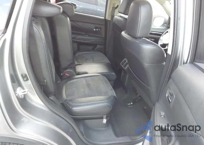 JA4AD3A33KZ046224: 44143893