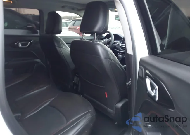 3C4NJDDB7NT143723: 44143907