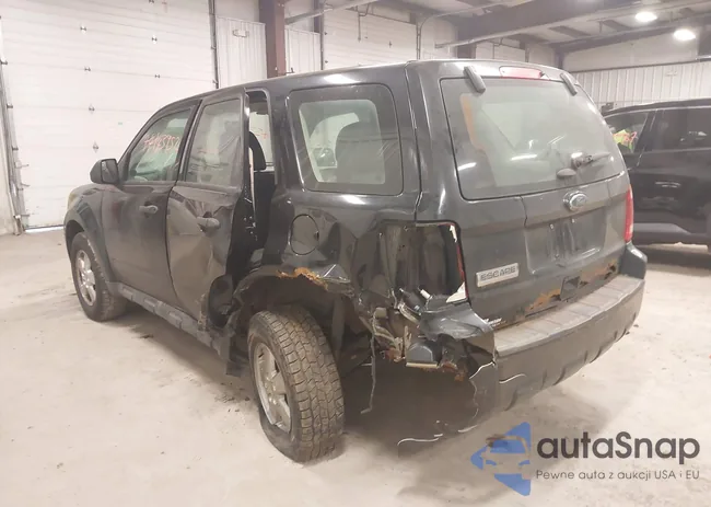 1FMCU9C72BKB11215: 44143952