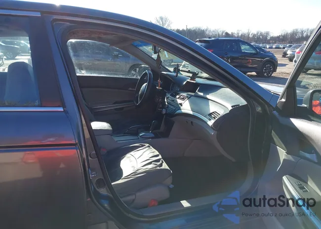 1HGCP26888A025091: 44144028