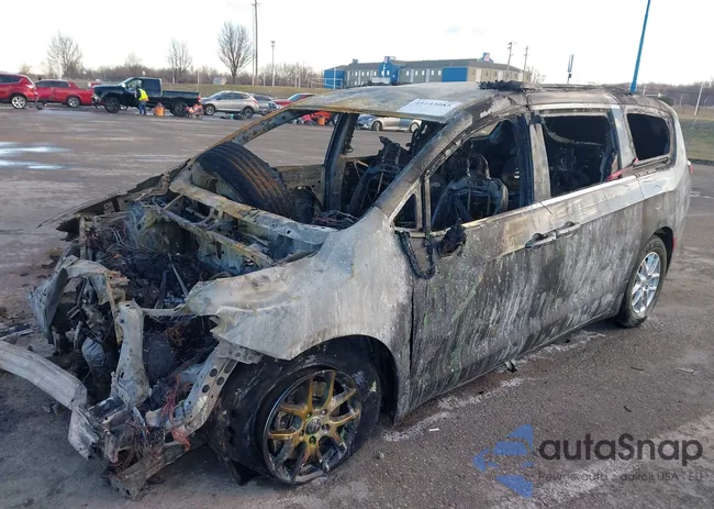 2C4RC1BG3NR142242: 44143085