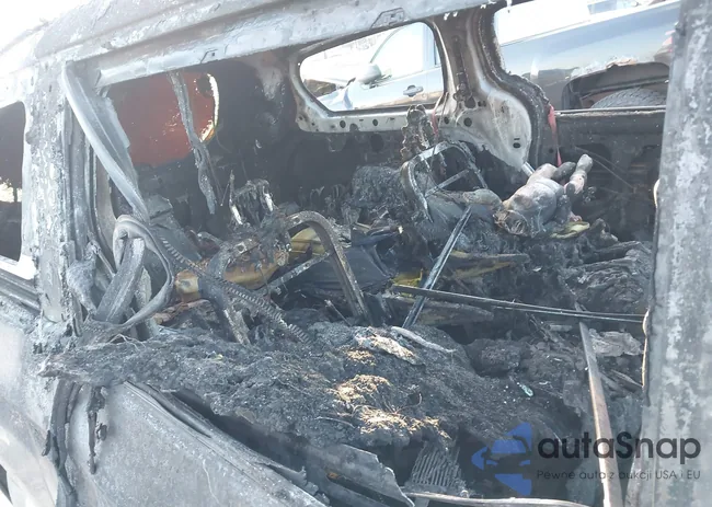 2C4RC1BG3NR142242: 44143085