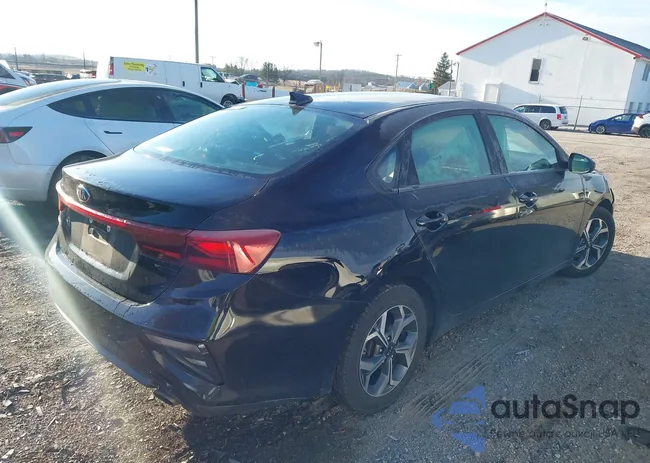 3KPF24AD4KE075209: 44143242