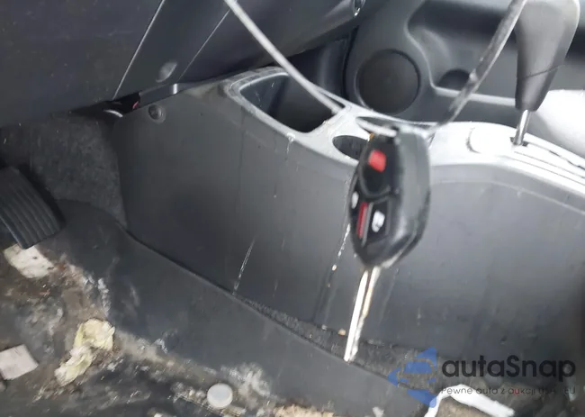 ML32A3HJXFH053659: 44143255