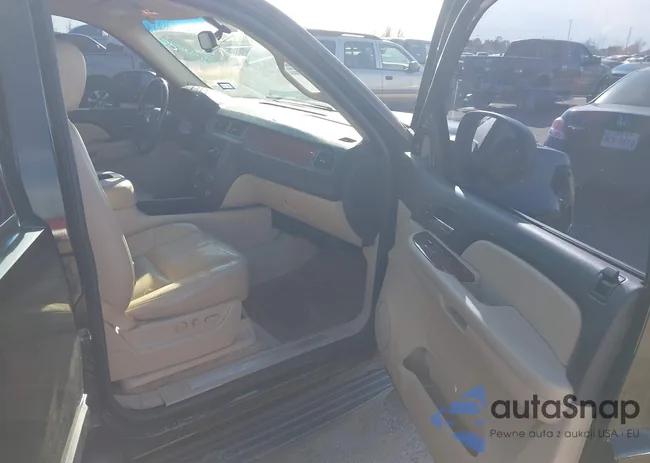 1GNFC13097R370878: 44143438