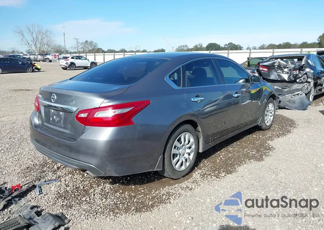 1N4AL3AP5JC133996: 44144554