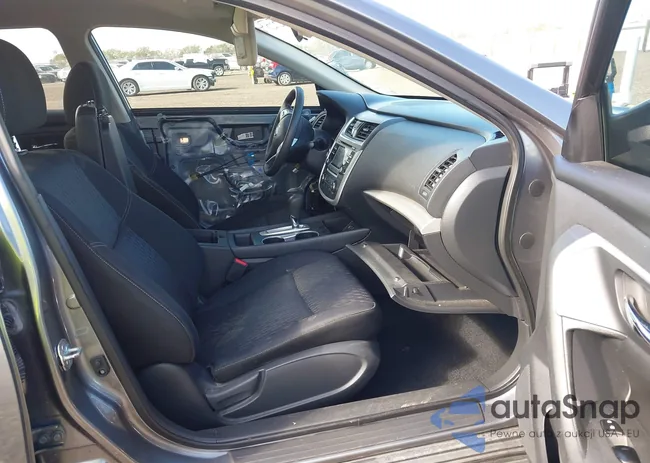 1N4AL3AP5JC133996: 44144554