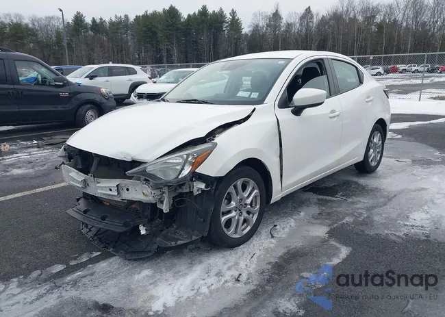 3MYDLBYV8JY332894: 44144560