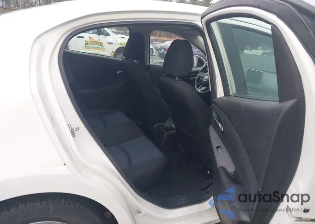 3MYDLBYV8JY332894: 44144560