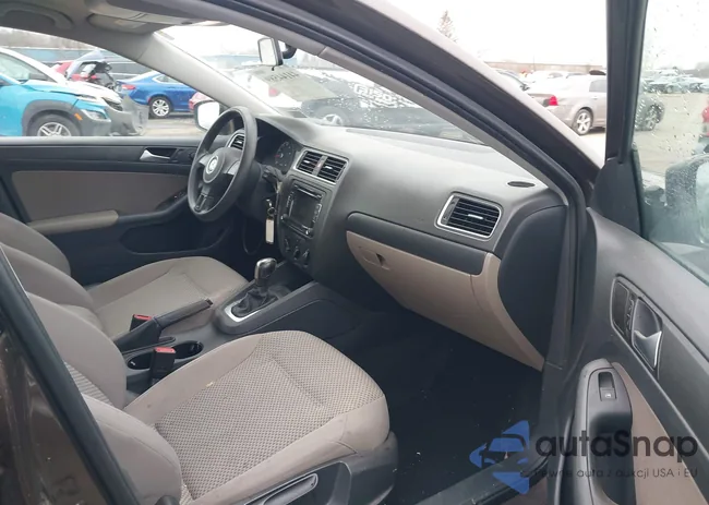 3VW2K7AJ9EM295605: 44144589