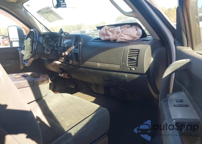 1GCHK29K98E104899: 44144758