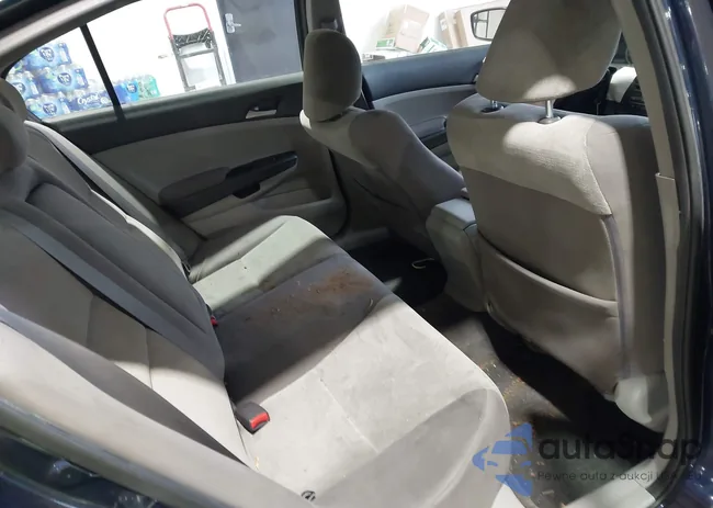 1HGCP2F49AA052724: 44144821