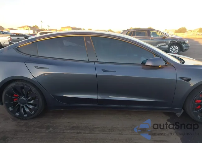 5YJ3E1EC4MF988480: 44144853