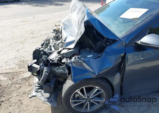 3KPF24AD9PE512242: 44144917