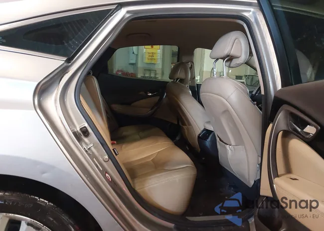 KMHFG4JG0EA352047: 44144968