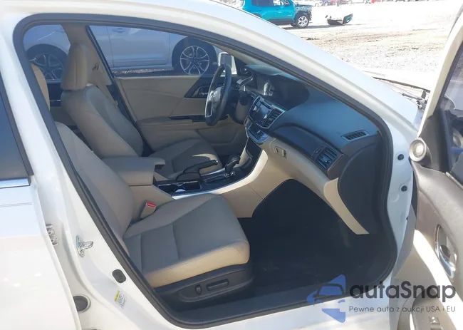 1HGCR2F88FA197077: 44144985