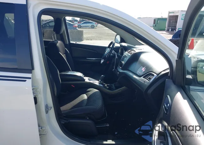 3C4PDCBB4GT165680: 44144990