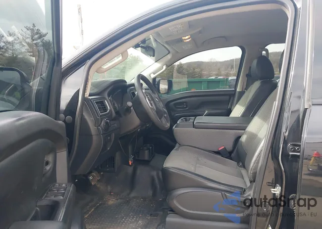 1N6BA1F3XHN524698: 44145016