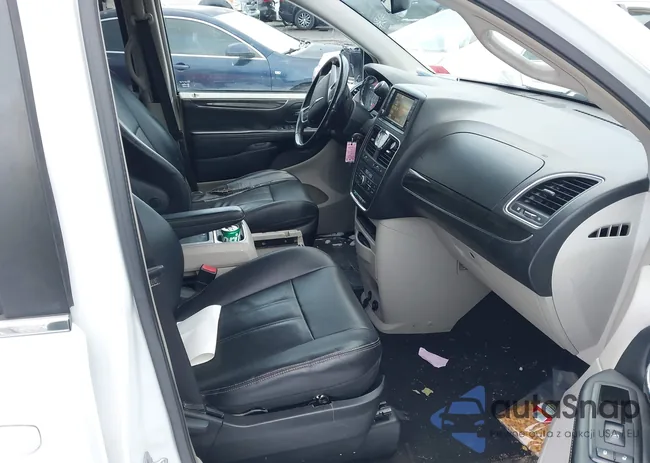 2C4RC1BG2ER131507: 44144083