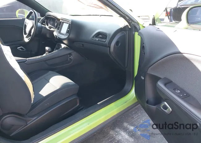 2C3CDZAT6FH703609: 44144106