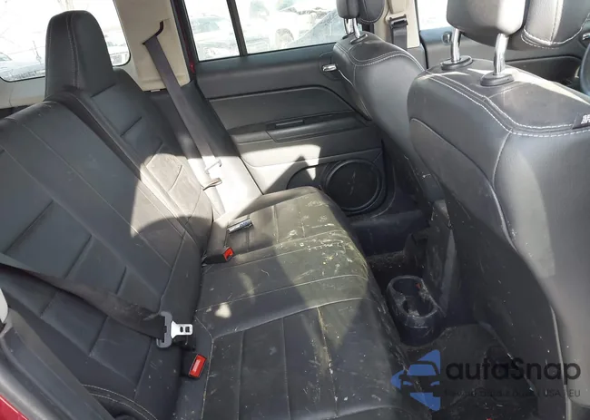 1C4NJRFB2GD708494: 44144203