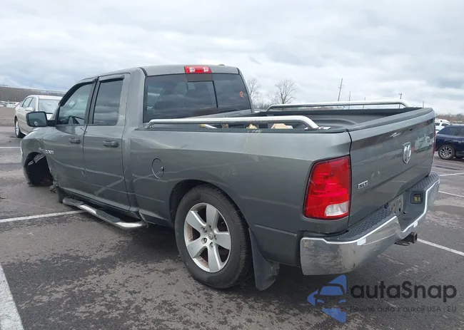 1D3HB18T79S703668: 44144395