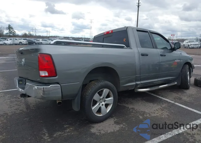 1D3HB18T79S703668: 44144395