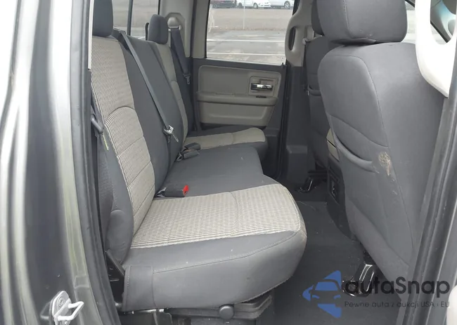 1D3HB18T79S703668: 44144395