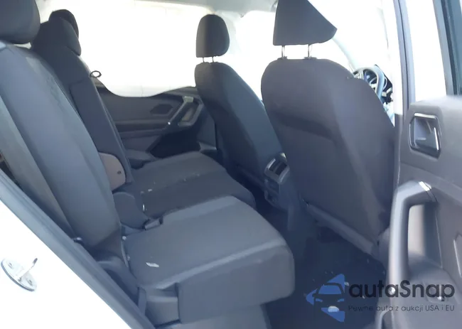 3VV0B7AX2JM107842: 44145864