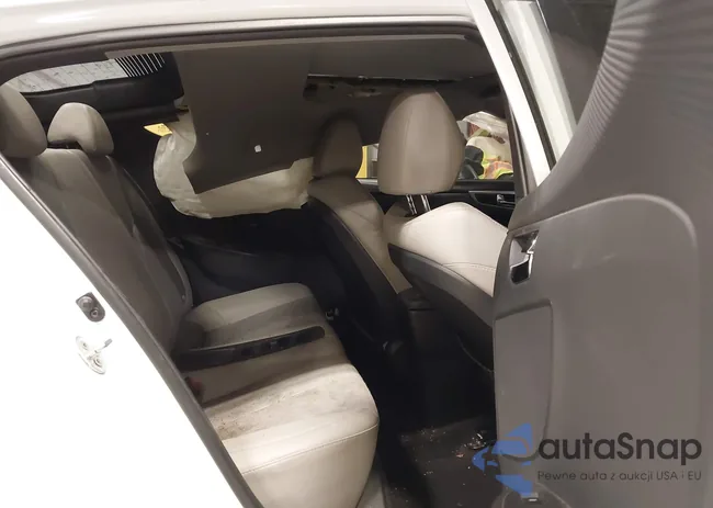 KMHTC6AD2CU076112: 44145916