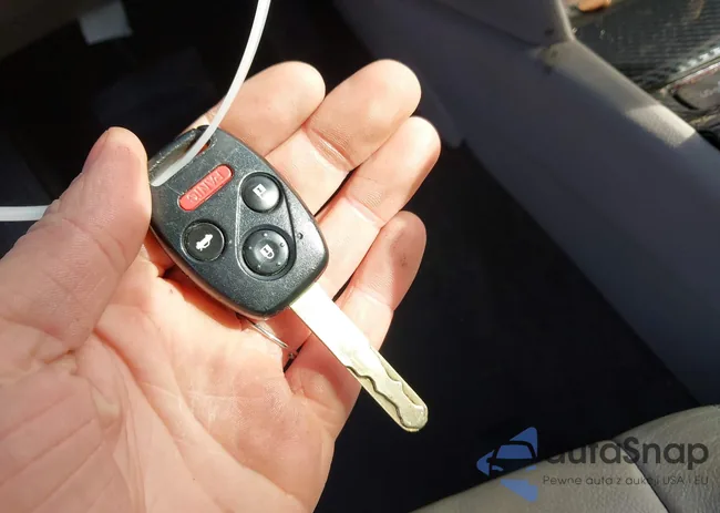 1HGCP2F85AA132279: 44145154