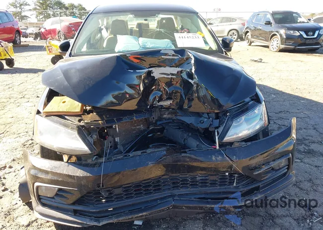 3VWDB7AJ3JM207828: 44145233