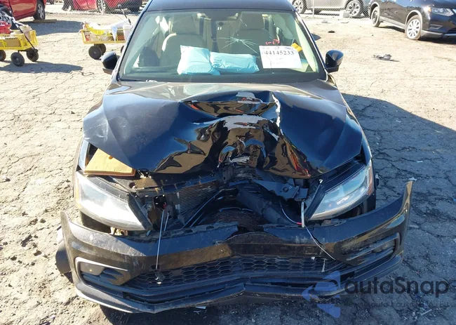 3VWDB7AJ3JM207828: 44145233