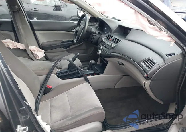 1HGCP2F4XAA138205: 44145272