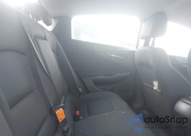 1G1ZB5ST6JF242658: 44145329