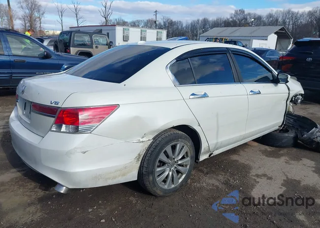 1HGCP3F85BA009590: 44145362