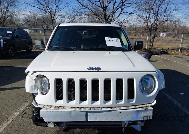 1C4NJRFB8HD194992: 44146494