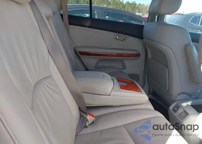 2T2GK31U18C028060: 44146739