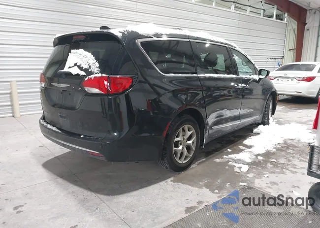 2C4RC1EG8HR757448: 44146894