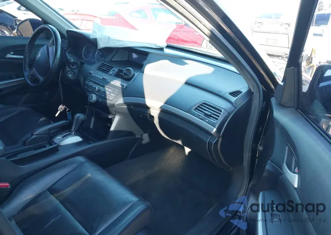 1HGCP2F83AA116520: 44146940